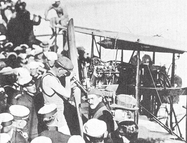Nearly a week later Curtiss took off in the world s first amphibian.