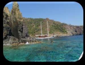 bay to relax, enjoy some water sports in crystal clear waters or perhaps a walk on a nearby island Your on-board chef