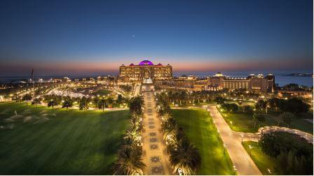 33 Situated along the stunning Corniche stretch, this hotel's 305 well-appointed guest rooms offer breathtaking views of the Capital Garden and sparkling turquoise waters of the Arabian Gulf.