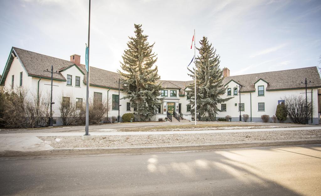 RETAIL / OFFICE SPACE FOR LEASE IN CURRIE BARRACKS HISTORIC OFFICERS MESS HALL JOINT VENTURE SALE / LEASE OPPORTUNITY 150 DIEPPE DRIVE SW, Calgary,AB Partnership. Performance.