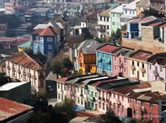 a labyrinth of cobblestone streets and alleyways that is lovely to explore. In its golden age, Valparaíso was known by international sailors as Little San Francisco or The Jewel of the Pacific.
