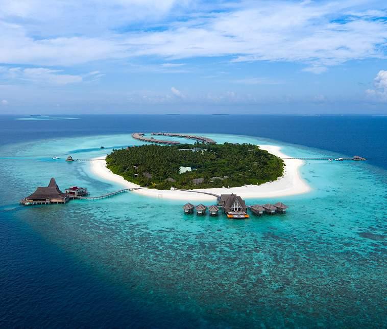 LOCATION Anantara Kihavah Villas is surrounded by the azure waters of Baa Atoll.