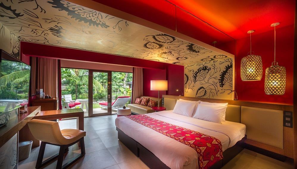 A beautiful blend of Balinese touches and modernity, the Deluxe Rooms offer generous living space and great comfort.