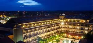 The Angkor Paradise Hotel is situated a short distance from Siem Reap international airport and the majestic Angkor Archaeological Park.