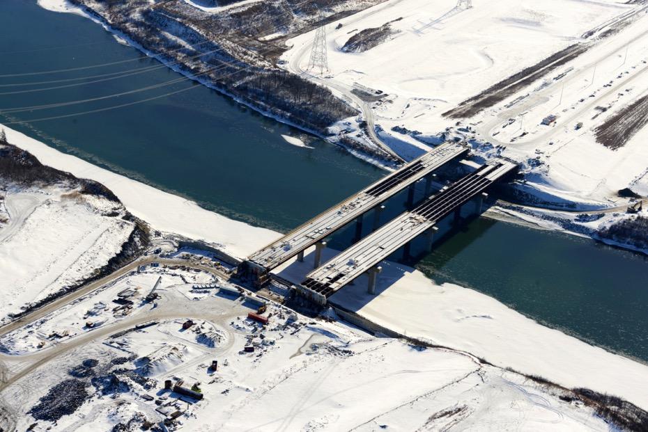 North Saskatchewan River Crossing New four-span twin