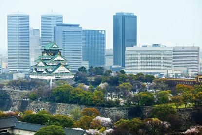 With Japan s capital at its heart, Greater Tokyo encompasses Kanagawa, Chiba and Saitama prefectures. This metropolitan area boasts a population of approximately 37 million.