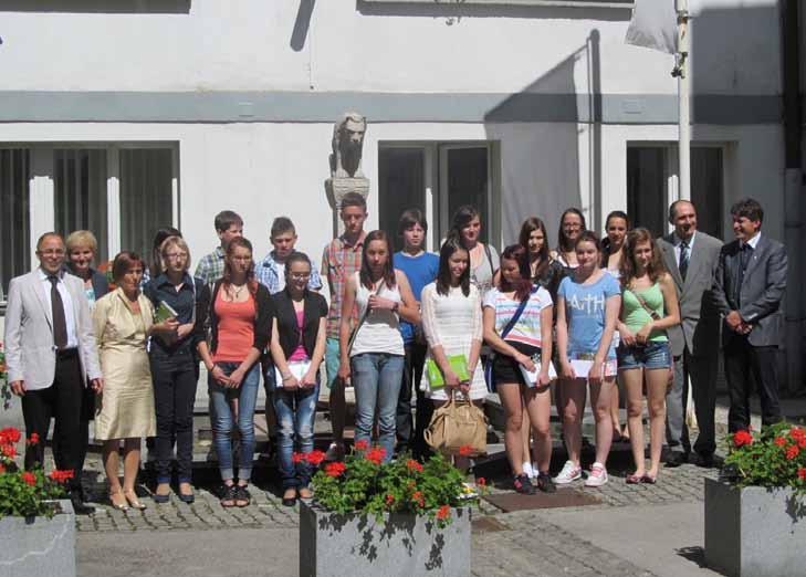 spremljamo, poročamo Sprejem najboljših učencev pri županu Aneta Lavtar, foto: arhiv Občine Tržič Tudi letos je sredi junija župan Občine Tržič, mag.