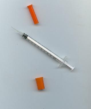 INFUSION SET FOR SINGLE USE ONLY IV-4-1: ABS three holes flange piercing device