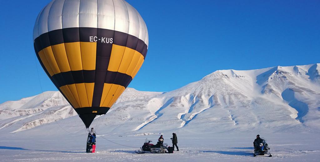 PORTRAIT OF THE JOURNEY AMAZING BALLOON ADVENTURE AT SPITZBERGEN AMAZING BALLOON ADVENTURE AT SPITZBERGEN In March 2015, at the time of the total solar eclipse, an extremely rare event, we had some