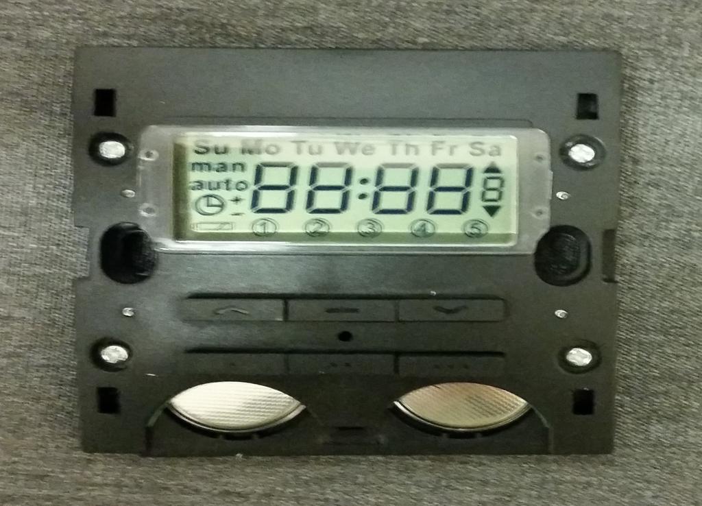 SETTING TIME AND DATE The 98GC661B not only controls the awning but functions as a 24 hour clock and a 7 day calendar.