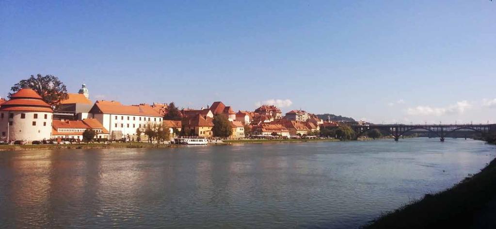 8 2.4 VLOGA DRAVE SKOZI ZGODOVINSKI RAZVOJ MESTA Drava je ena izmed bistvenih morfoloških in urbanih elementov Maribora. Sooblikovala in usmerjala je zgodovinski in urbanistični razvoj mesta.