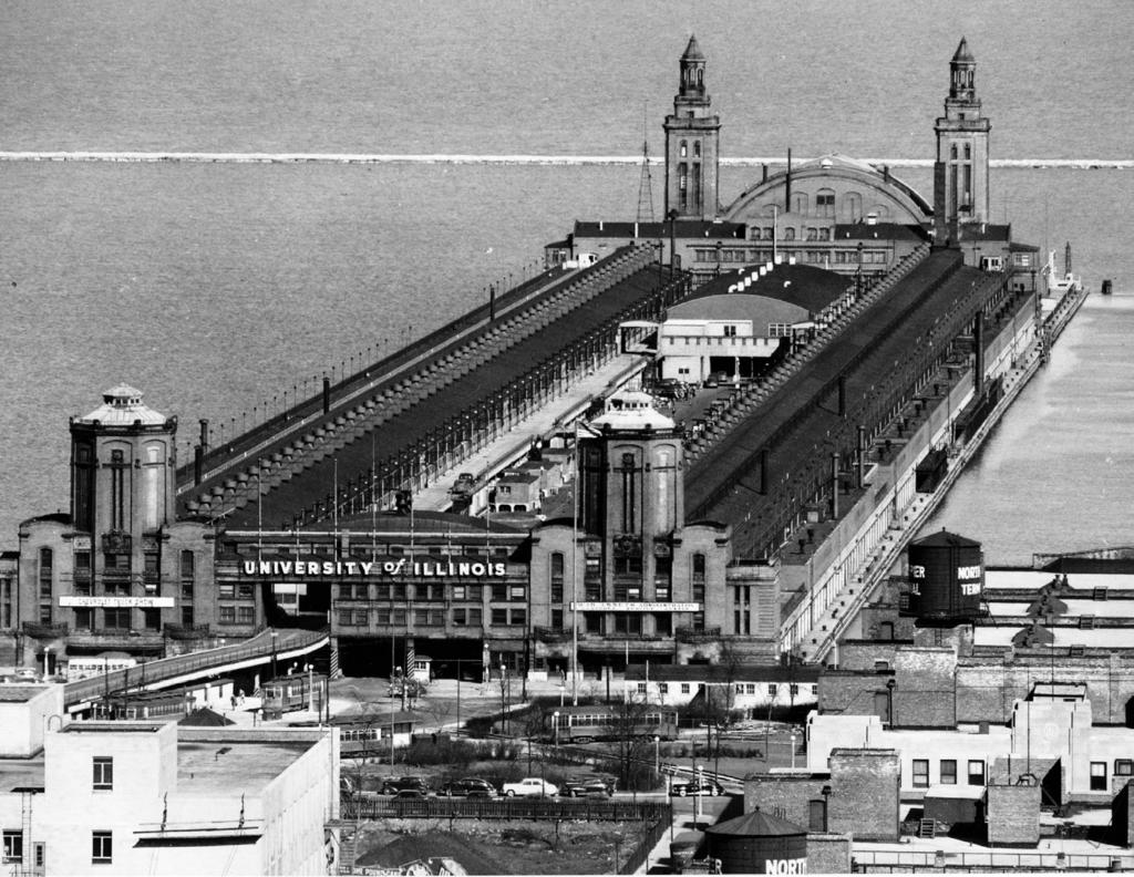 NAVY PIER: THE PAST FROM A NAVAL BASE TO THE PEOPLE S PIER Navy Pier has been an iconic thread in the fabric of Chicago and a popular destination throughout much of its history.