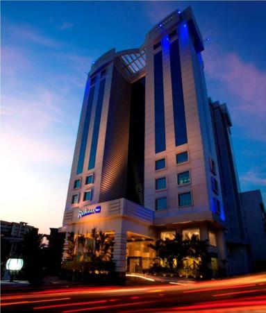 Hotel RADISSON BLU ***** Featuring stylish interiors and a friendly staff committed to providing the best experience possible, the Radisson Blue Kochi stands out