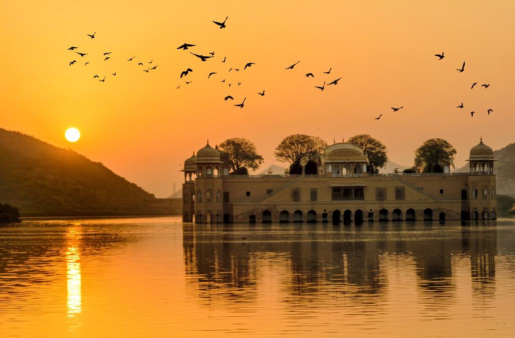 Train 18 Day Royal Rajasthan & Sacred Varanasi International airfares Airport transfers Professional guides Choice of accommodation 4 day Varanasi extension with sightseeing Breakfast daily & welcome