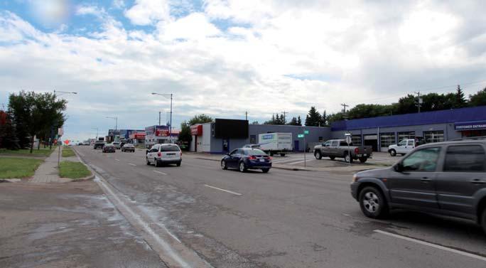 6528 104 Street (Calgary Trail Southbound) PERMITTED USAGE: Single Sided Wall Fascia CURRENT: Single Sided Wall Fascia 34,300 southbound Nearby Retail & Services: Dealerships (Chrysler, Mercedes,