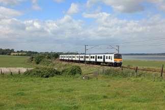 Timetable improvements 20 additional units leased (12 x 317, 8 x 321), plus another 2 for cover 100,000 extra seats a week delivered in the summer timetable as a result Additional peak