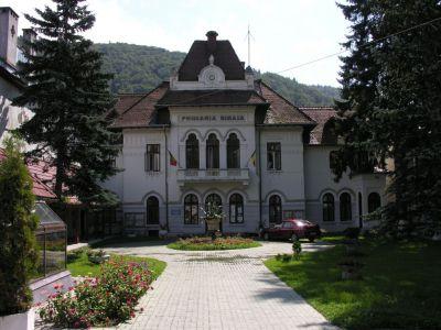 Copyright by GPSmyCity.com - Page 5 - A) Sinaia Town Hall (must see) Sinaia's town hall was built at the end of the 19th century.