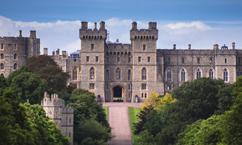 As well as being the most complete medieval city in the UK, it has a fl ourishing arts, music and cultural scene, superb shopping, lively restaurants, bars and nightlife and a heritage that is a