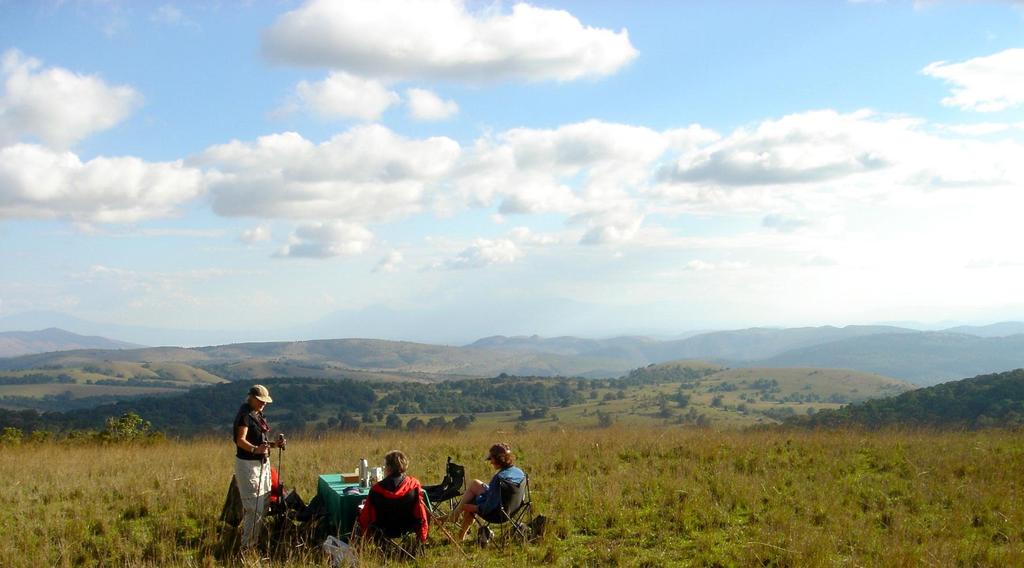 VIEWPOINT CAMP One night Duration of walk: 6 hours Difficulty level: gentle walk over rolling hills and steep climbs.