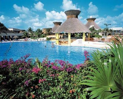 Grand Bahia Principe Tulum Tulum, Riviera Maya If you're looking for a beautiful place to relax, you'll be delighted with the Grand Bahia Principe Tulum.