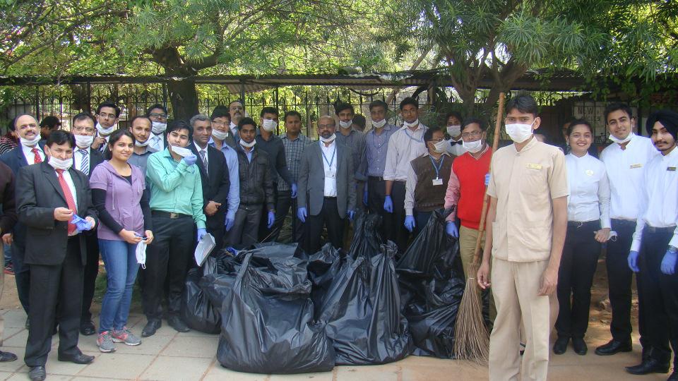 Delhi Taj Palace The month of March saw the volunteers at the Taj Palace hotel join hands with Tata Consulting Services to clean the neighboring areas of the hotel.