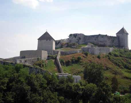 Tešanjska trdnjava. Vir: http://www.turizam-tesanj.com/eng/.