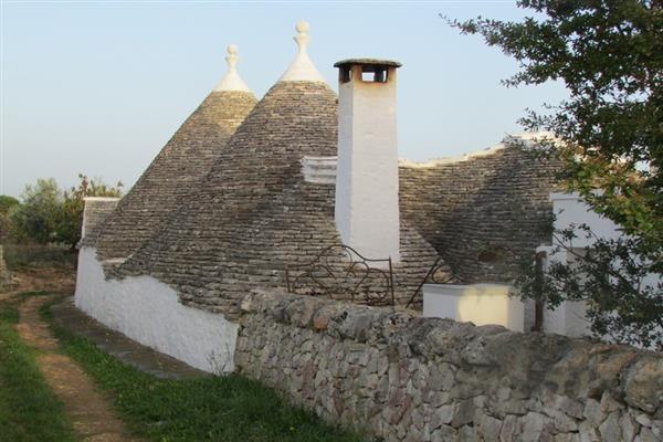 Dinners in the hotel or local resturants. There are many restaurants with easy reach and plenty of bars and cafes to be enjoyed on a evening stroll after dinner. In Alberobello we stay in trulli.