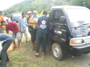 As the victims were being evacuated, the team continued the distribution process.