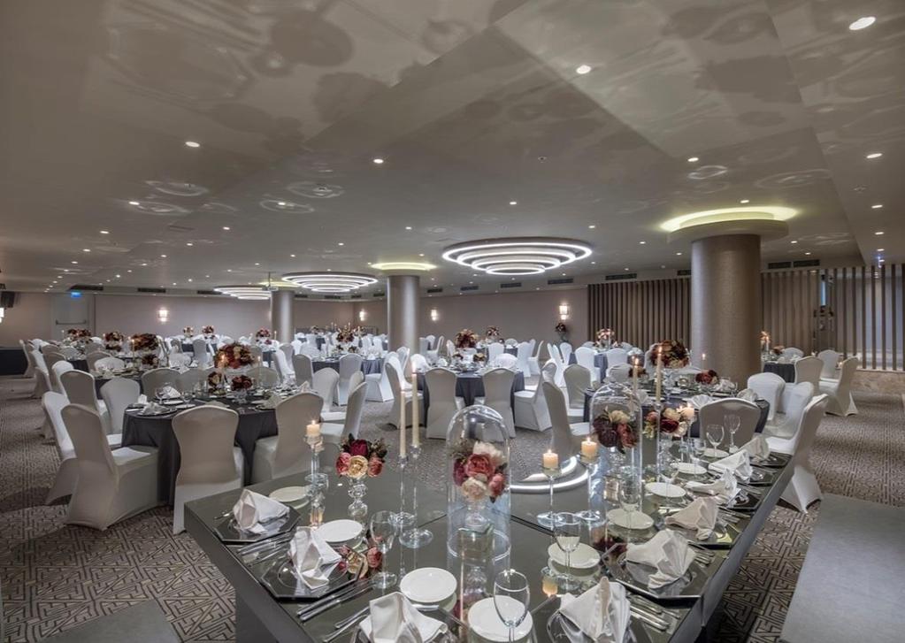 MERSIN HILTO N SA O LBA RO O M Features: Recently refurbished by decorating elegantly Capacity of 260 people for