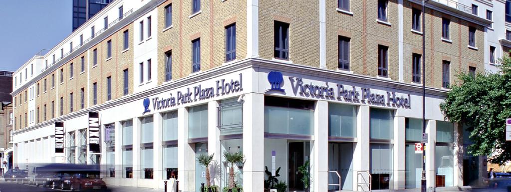Getting to Park Plaza Victoria London by Public Transport From London Heathrow Airport (approx 60 mins)* Take the London Underground, Travel Eastbound on the Piccadilly Line, Change at Hammersmith,