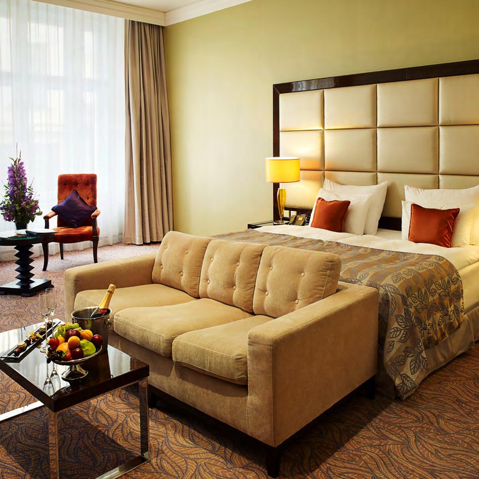 Suites with balcony and beautiful view of Republic Square and