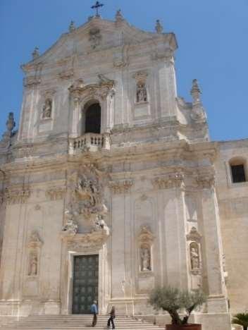 Puglia Highlights Five days visiting all the highlights of Puglia; experience the best of this fascnating region Accommodation During these days you stay in the Valle d Itria, the area famous for