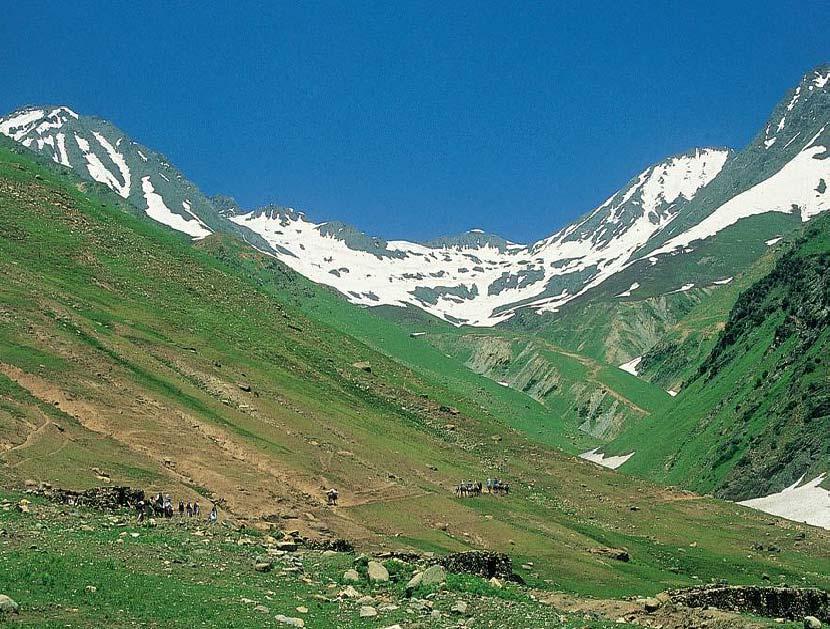 Page 4 Sapat Valley Trekking Expedition There are many side valleys in Kaghan which are excellent sites for adventure and nature tourism but due to lack of any boarding and lodging facilities