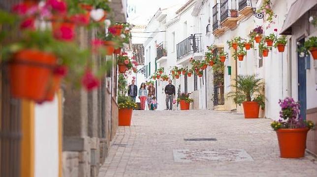 Only 5 minutes driving from Nerja is Frigiliana Frigiliana Voted the 'prettiest village in Andalucía' by the Spanish tourism authority, Frigiliana is also important from an historical viewpoint.