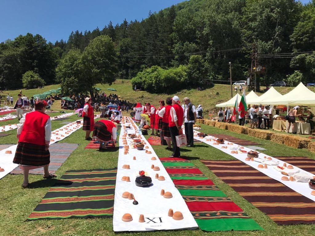 The holding of this event for a second consecutive year shows that you have the desire and you are trying to preserve the Bulgarian traditions and to popularize the region among more Bulgarian and