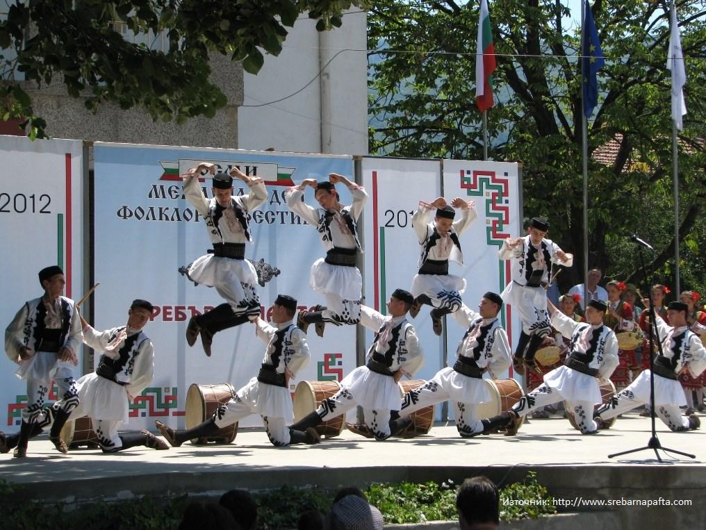 aims to preserve Bulgarian folklore, lifestyle, and culture. Srebarna Parfta IFF is established as one of the landmark events in Kyustendil s culture calendar.