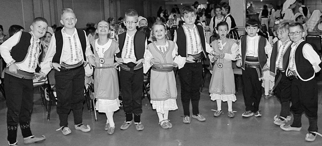 Светосавац број 10 Страна 9 Српска фолклорна група Светосавље Често сам се питала, вероватно као и већинa вас, шта је то што привлачи толико пуно људи да игра фолклор, а нарочито толики број младих