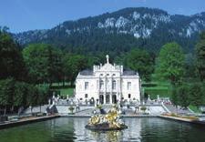 Day Tours Private Day Tours from Munich and Füssen If your time is limited it's especially important that things go smoothly. Relax and let us take care of the details for you.