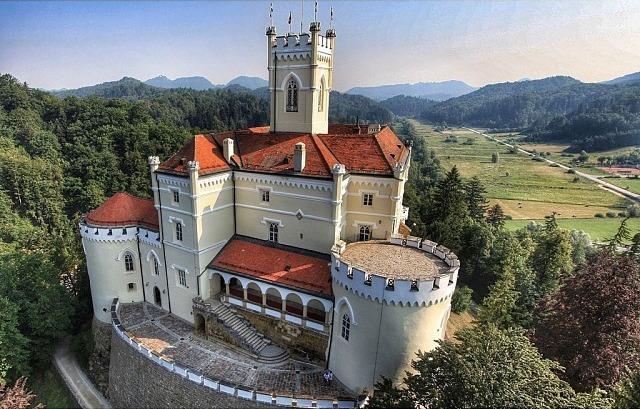 Itinerary: Programme A+B Day 14 11th May 2018 (Friday) The second part of the day we will spend visiting Trakošćan castle, a protected historical entity, which was built in the 13th century and