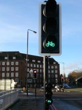 Measures to promote cycling Signals High-profile area focus on safety, campaigns Many new cycling measures