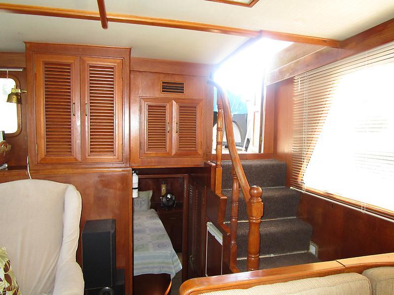 Aft Exit to Sundeck 43'