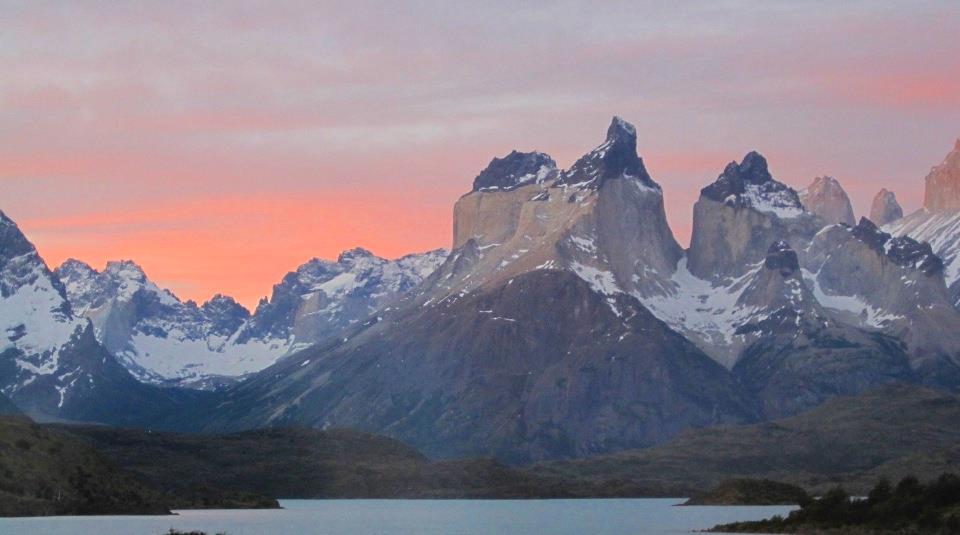Total Trekking: 95km (65 miles) Los Torres del Paine in the Chilean Patagonia Rick Crandall November 19 26, 2011 Torres del Paine is a mountain massif that is a national park of Chile, near the