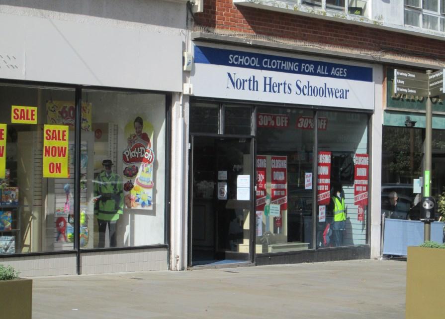 Retail Unit 19 Location The unit occupies a prominent position on Eastcheap, Letchworth s prime retail high street and is located directly opposite the entrance to the western side of the Garden