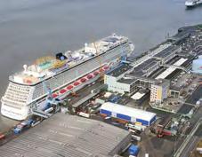 Cruise Shipping FACTS & FIGURES 2017 CRUISE SHIPPING IN BREMERHAVEN Number of passengers and ships Einkommende Ausgehende Gesamt Passengers* Ships