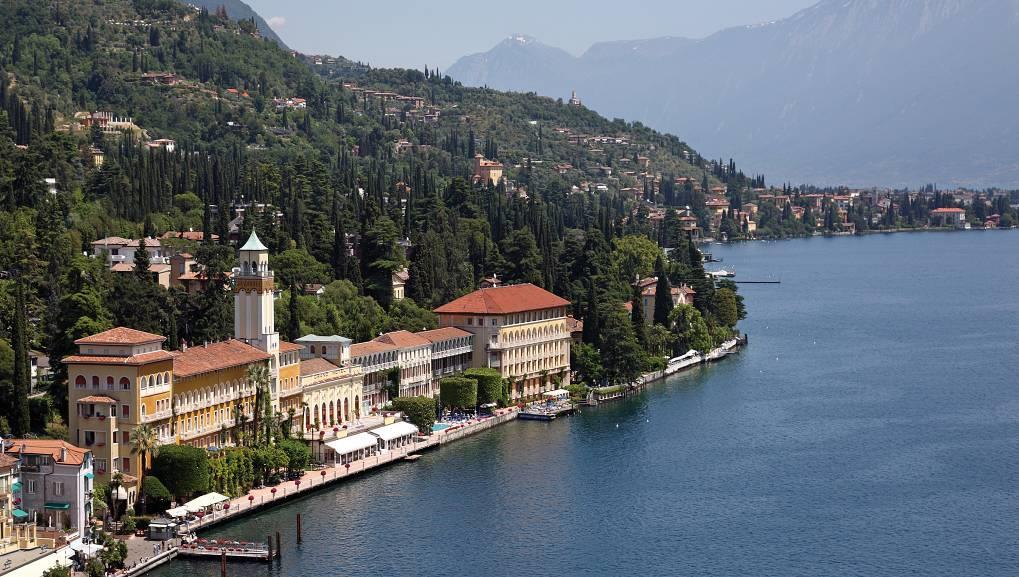 Lake Garda, Italy 2019 4* Grand Hotel Gardone Saturday 28 th September 5 th October 2019 We are delighted to return to the picturesque Lake Garda, the largest lake in Italy.
