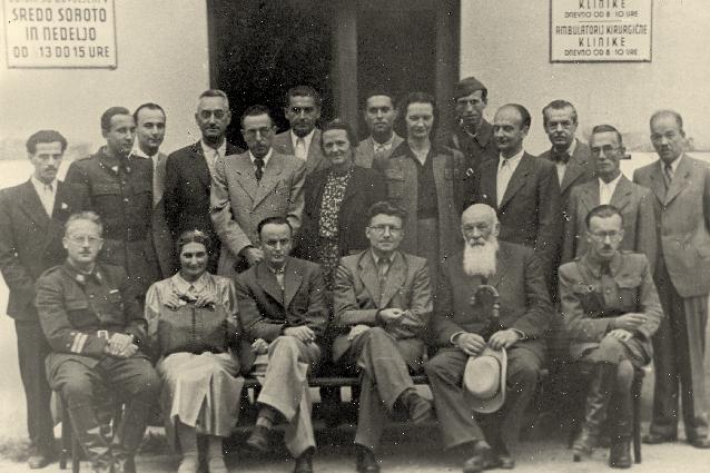 Prvi učitelji in asistenti popolne Medicinske fakultete v letu 1945.