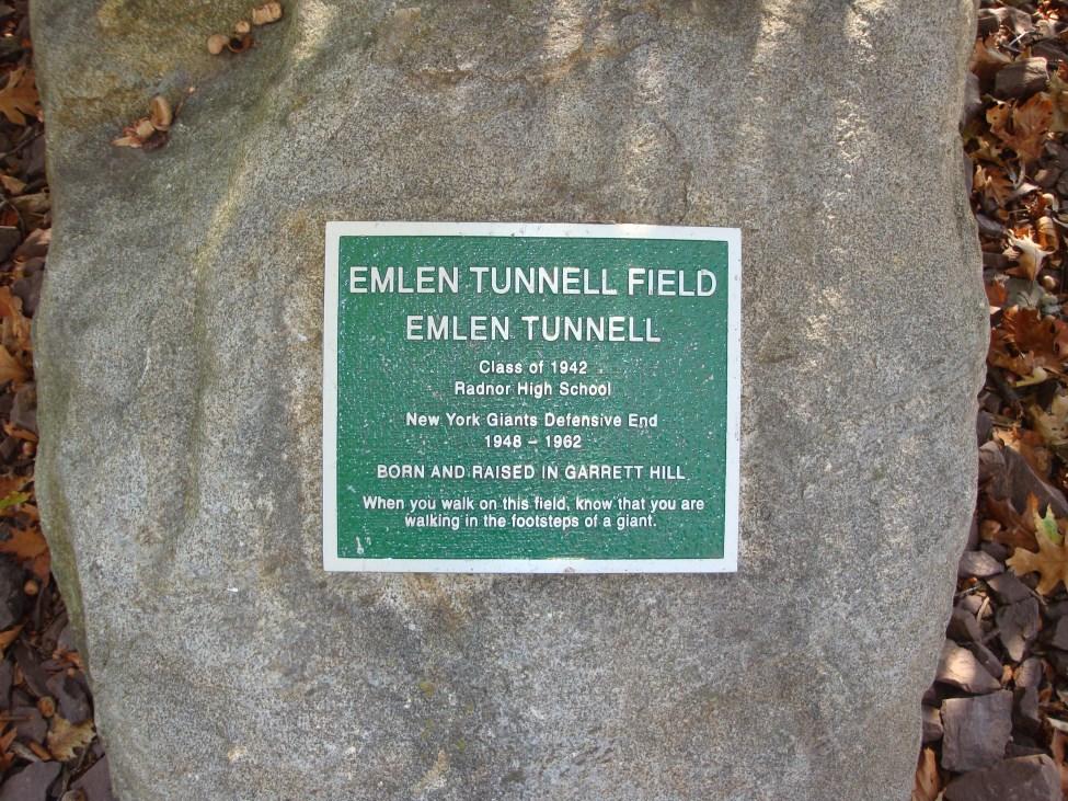Tunnelll played for the New York Giants and the Green Bay Packers in the NFL through 1962. He was a Garrett Hill native and graduated from Radnor High School in 1942.