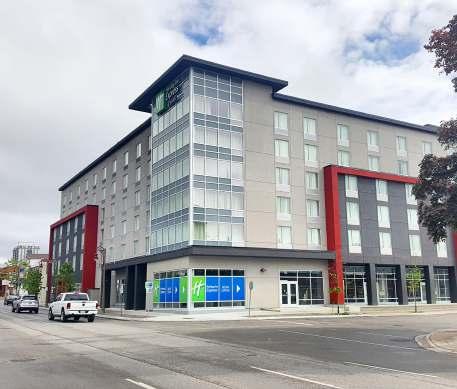 67 Simcoe Street North - The Holiday Inn Express & Suites, a brand new 125 room hotel, has opportunity for a retail / restaurant space on its ground floor.