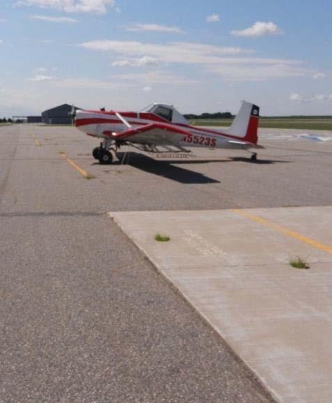Hutchinson Municipal Airport HCD) Airport Master Plan A turf parallel taxiway should be constructed and maintained to at least one end of the proposed crosswind runway.
