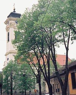 АЛМАШКА ЦРКВА СВЕТА ТРИ ЈЕРАРХА - налази се у Алмашкој улици. Прву цркву на овом месту саградили су 1718. Срби који су се доселили из села Алмаша.